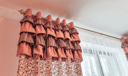 Розовая штора с рюшами в детскую - фото Розовая штора с рюшами в детскую